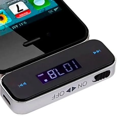 TRANSMISOR FM DE AUTO PARA CELULAR UNIVERSAL DE 3.5MM - 3