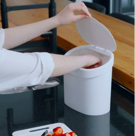 BASURERO CON TAPA BASIC 2,5 L BLANCO - 7
