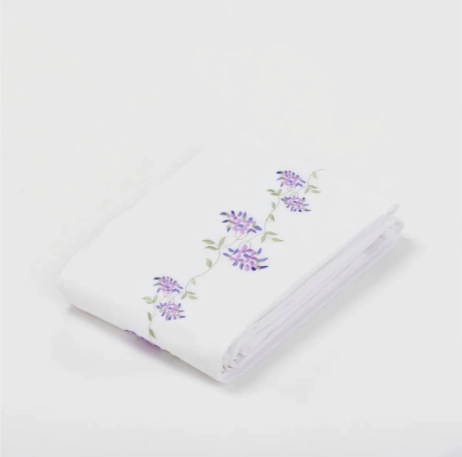 CUBREPLUMON BORDADO ENREDADERA LAVANDA - 1