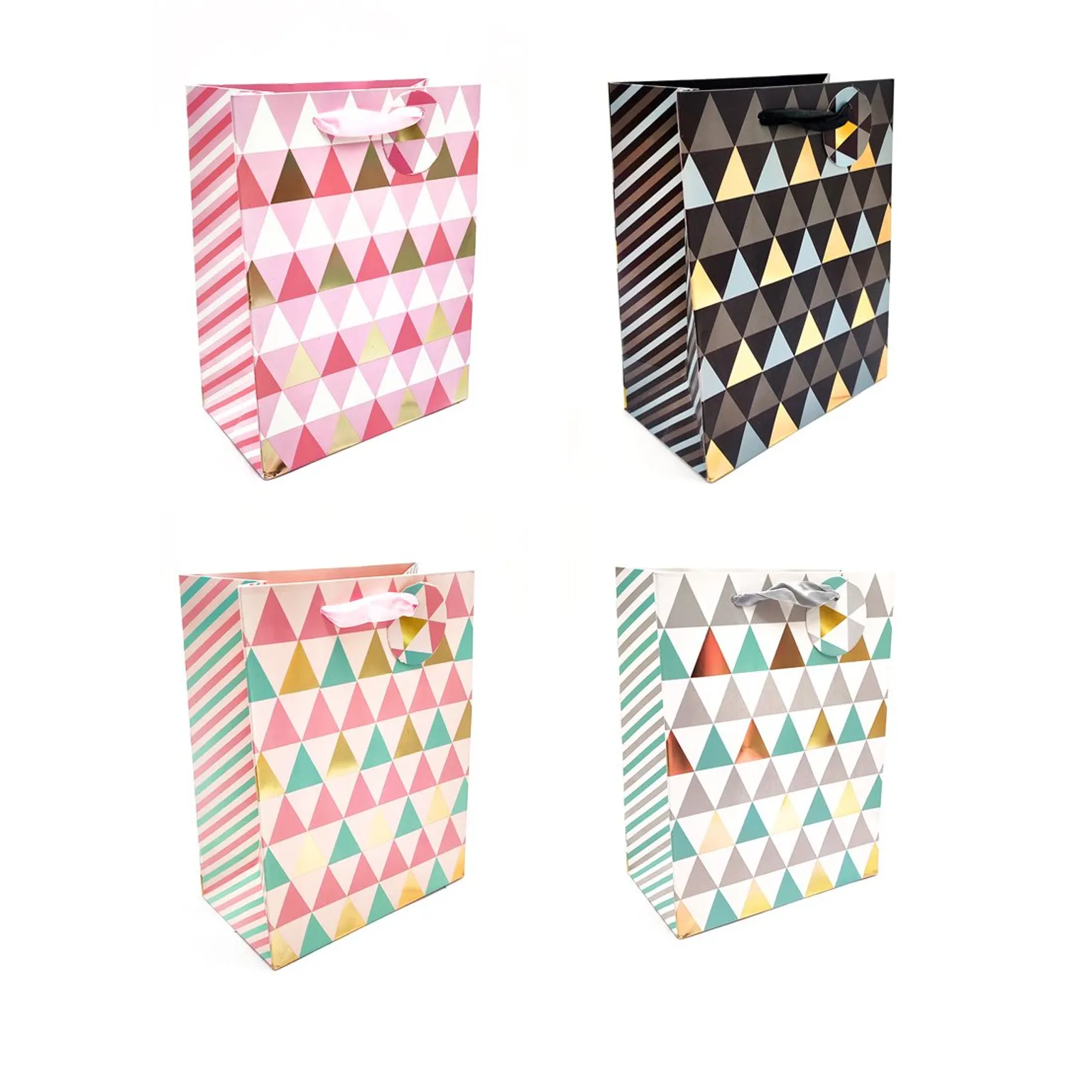 BOLSA DE REGALO TRIANGULO DORADO 26X32 X12 UNI - 1