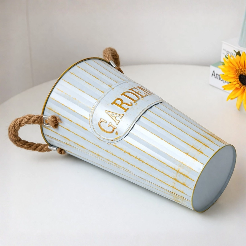 MACETERO METALICO DECORATIVO CELESTE TIPO FLORERO XL - 2