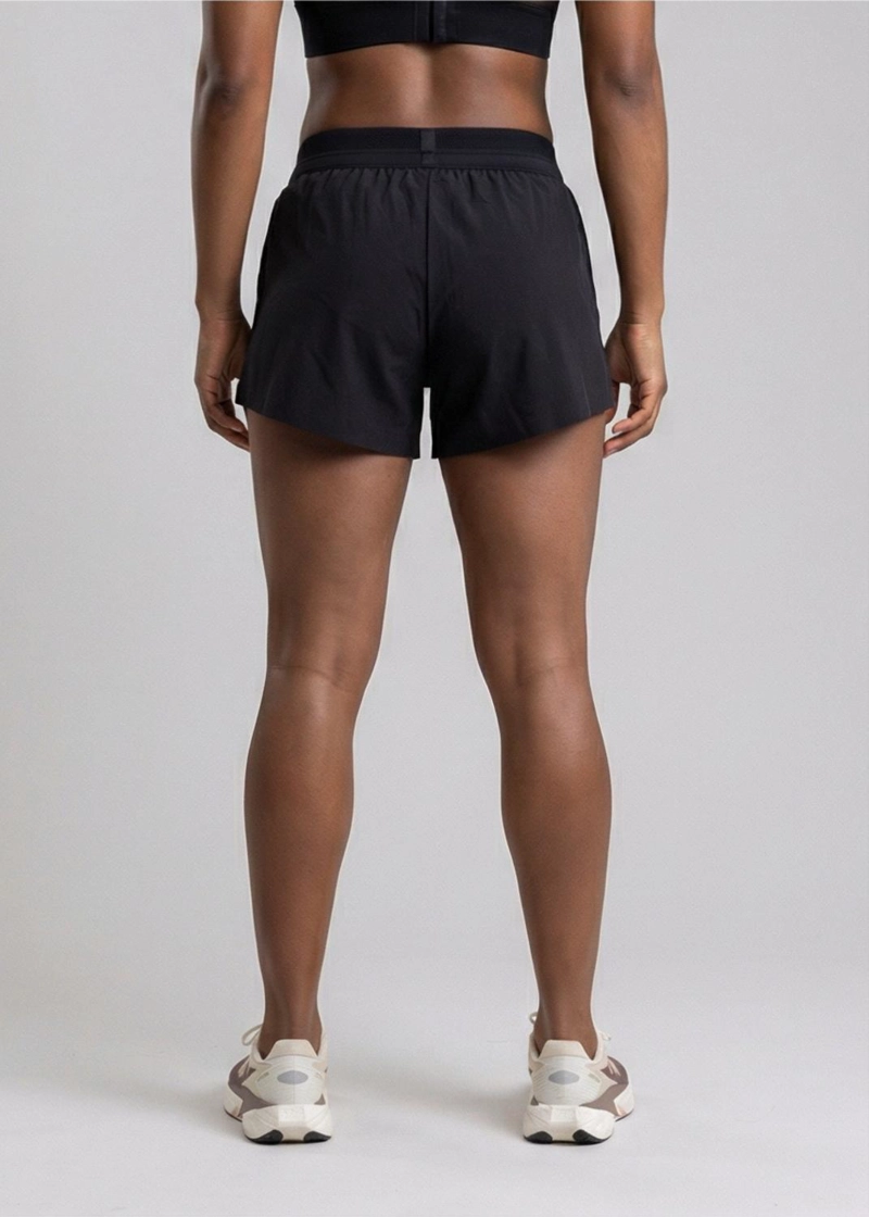 SHORT DE RUNNING SALUS BLACK CON CALZON INTERNO INCORPORADO - 3