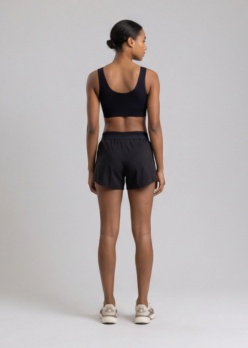 SHORT DE RUNNING SALUS BLACK CON CALZON INTERNO INCORPORADO - 7