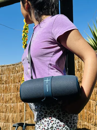 PARLANTE DE LUJO PORTATIL IMPERMEABLE BOOMBOX 4 IRM - 2