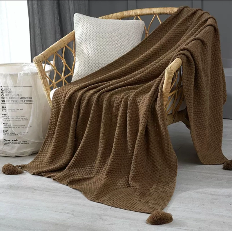 MANTA PARA SOFA CON POMPON 127X172CM - 1