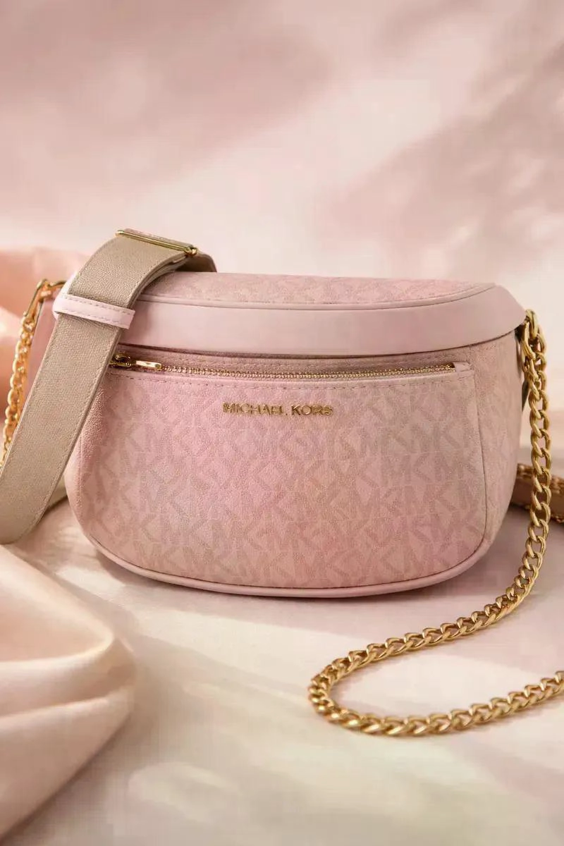 BANANO/RIÑONERA MICHAEL KORS MODELO SLATER MEDIANO COLOR ROSA DISEÑO DE LA TELA MONOGRAMA - 7