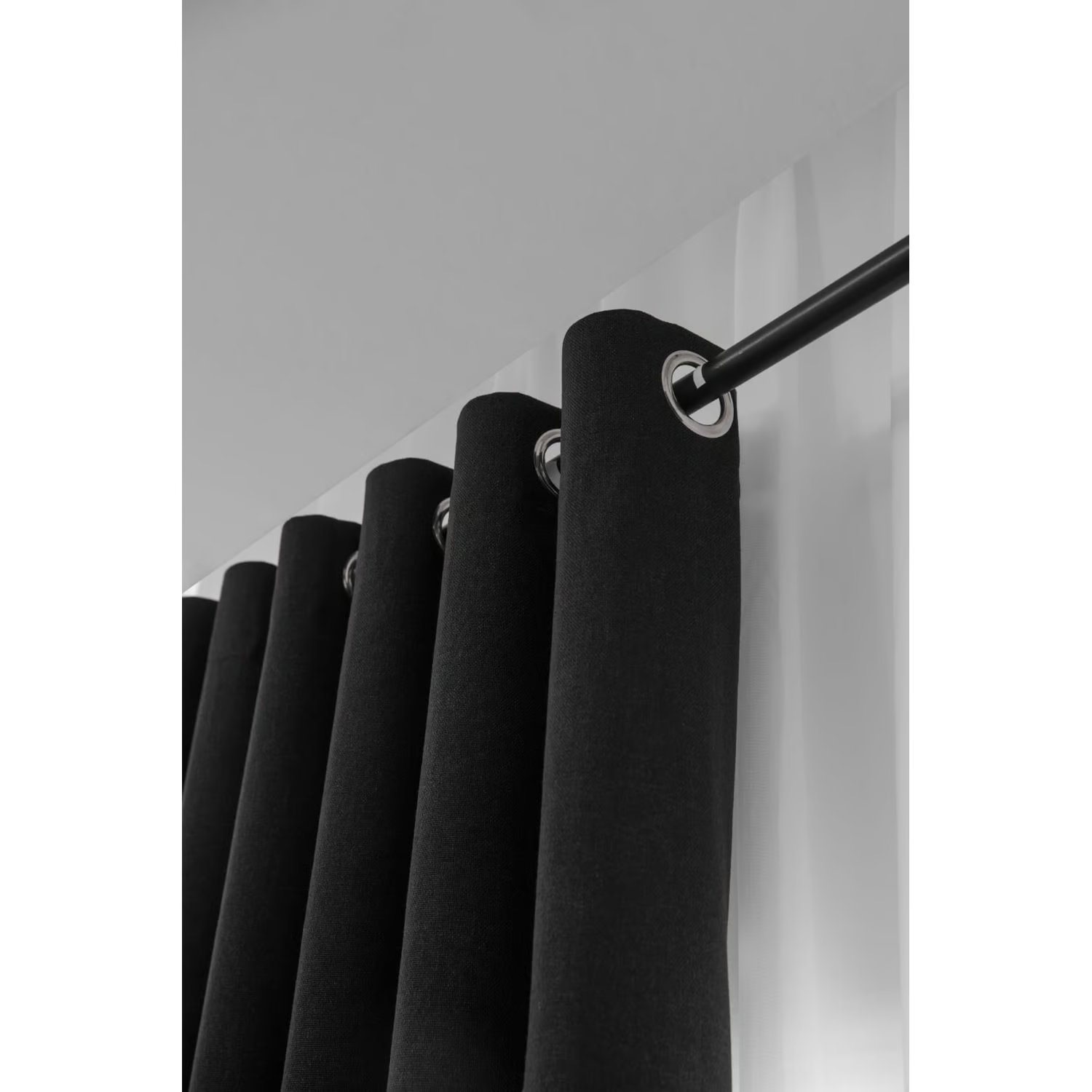 SET CORTINAS 2 PAÑOS ENGOMADAS TEXTURIZADA 140X220 NEGRA - 3
