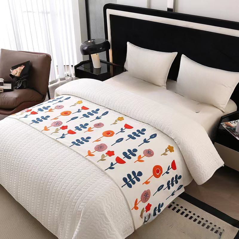 PIECERA DE CAMA BORDADA DECORATIVA 60X200 CM - 1