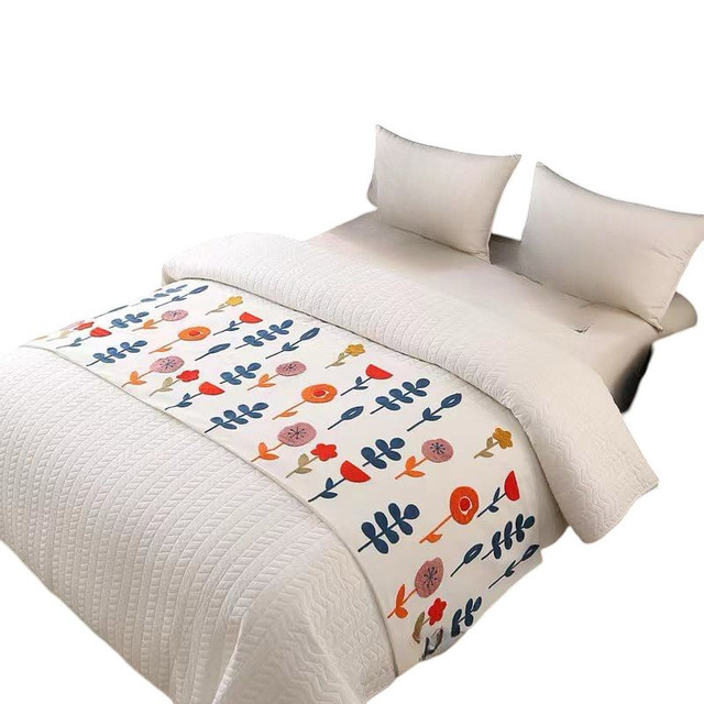 PIECERA DE CAMA BORDADA DECORATIVA 60X200 CM - 3