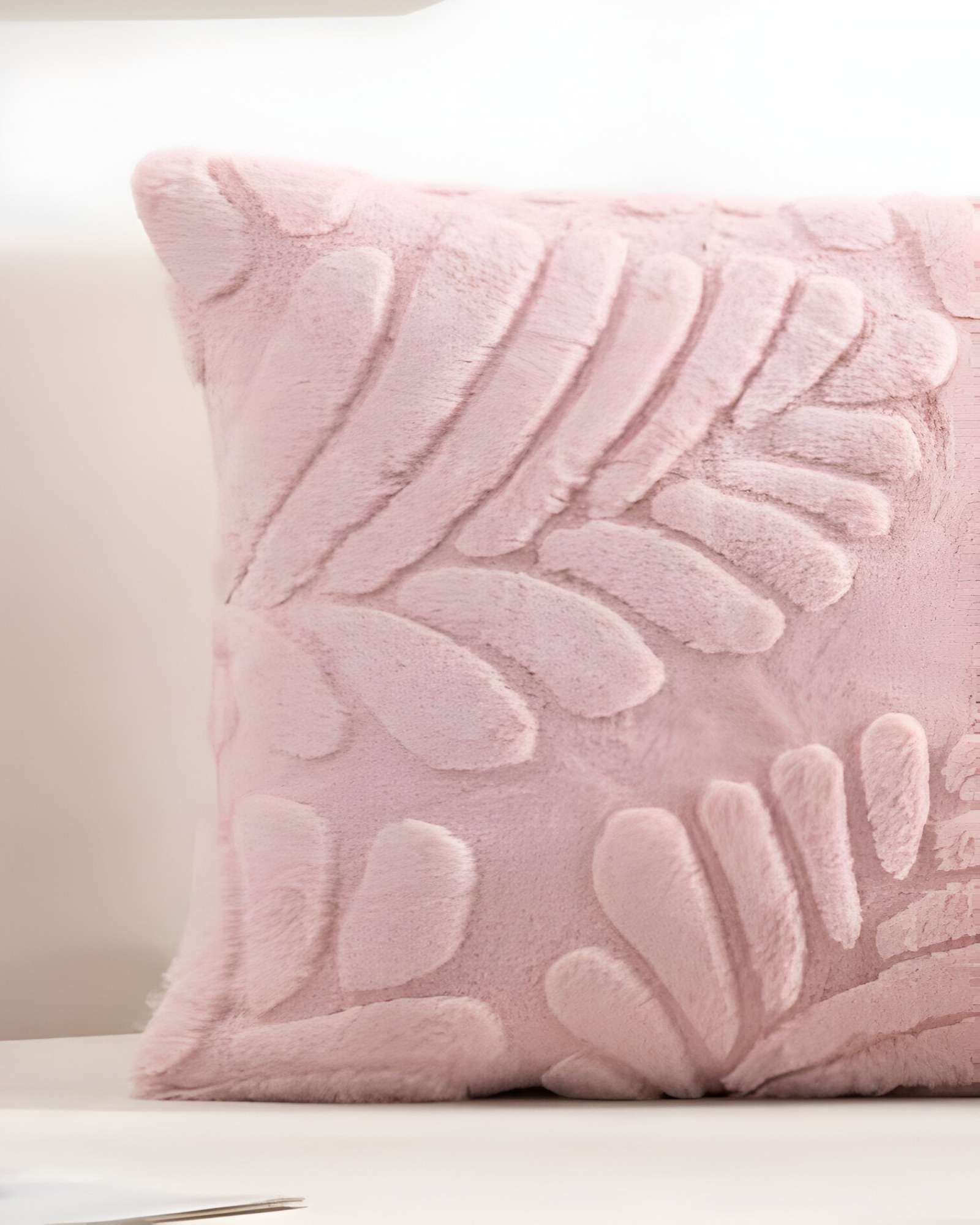 JUEGO DE 2 FUNDAS PELUDAS DE HOJA MODERNA 45X45 ROSA - 4