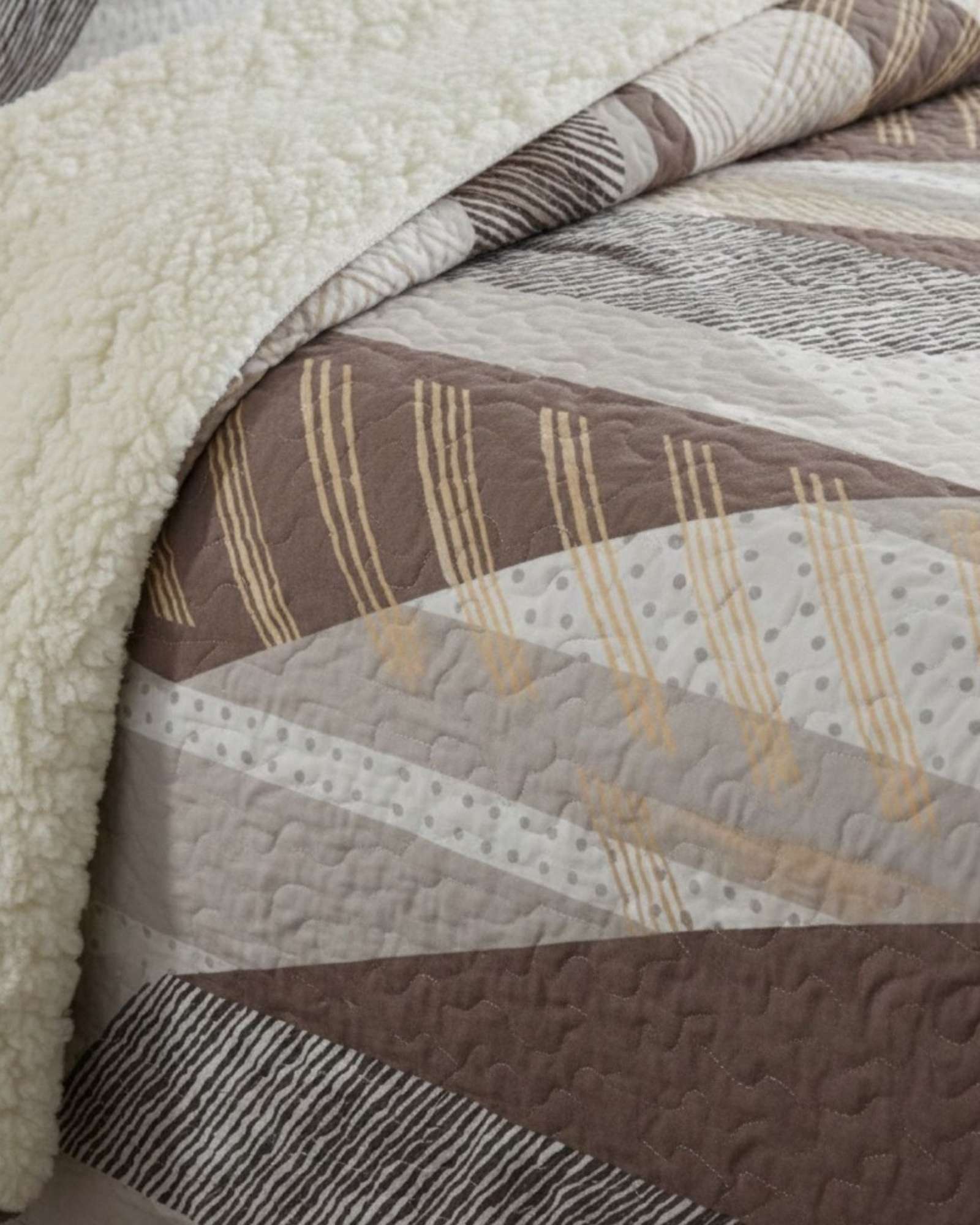 CUBRECAMA QUILT SHERPA PLAZA Y MEDIA 180 X 230 CM - 6