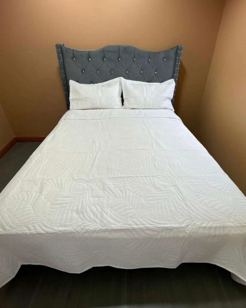 CUBRECAMA QUILT DE LUJO VERANO KING BLANCO INVIERNO - 1