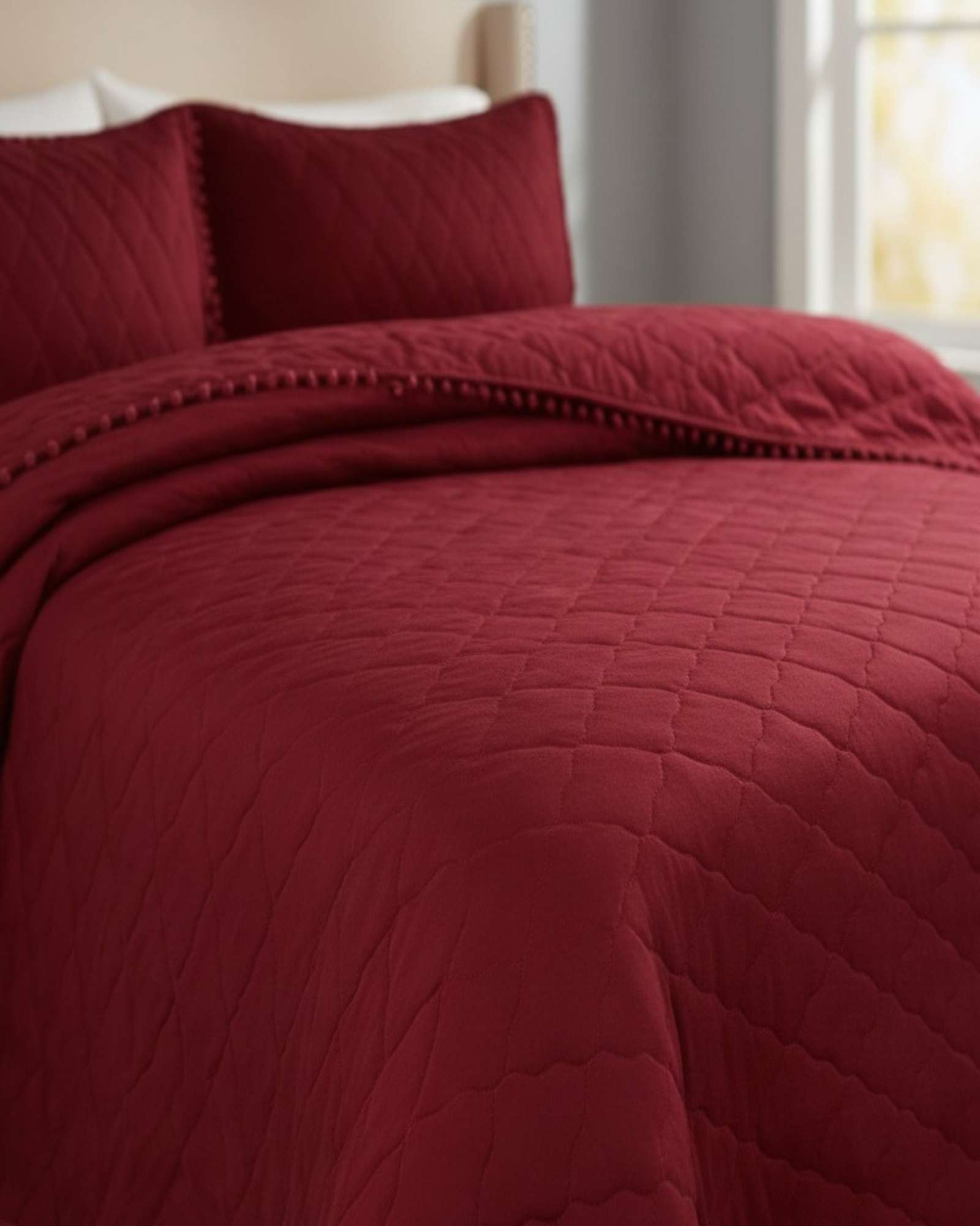 QUILT PREMIUM BLANCO BOHO-CHIC CON POMPONES PLAZA Y MEDIA - 1