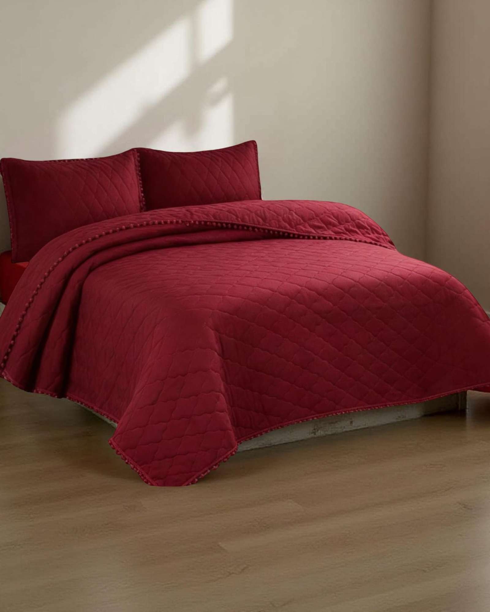 QUILT PREMIUM BLANCO BOHO-CHIC CON POMPONES PLAZA Y MEDIA - 2