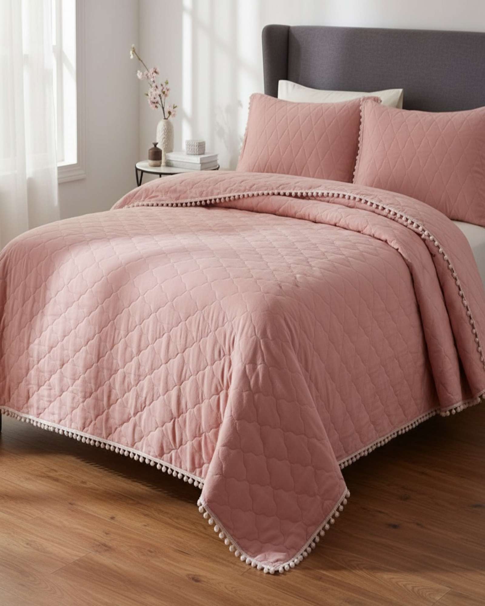 QUILT PREMIUM BLANCO BOHO-CHIC CON POMPONES 2 PLAZAS - 1