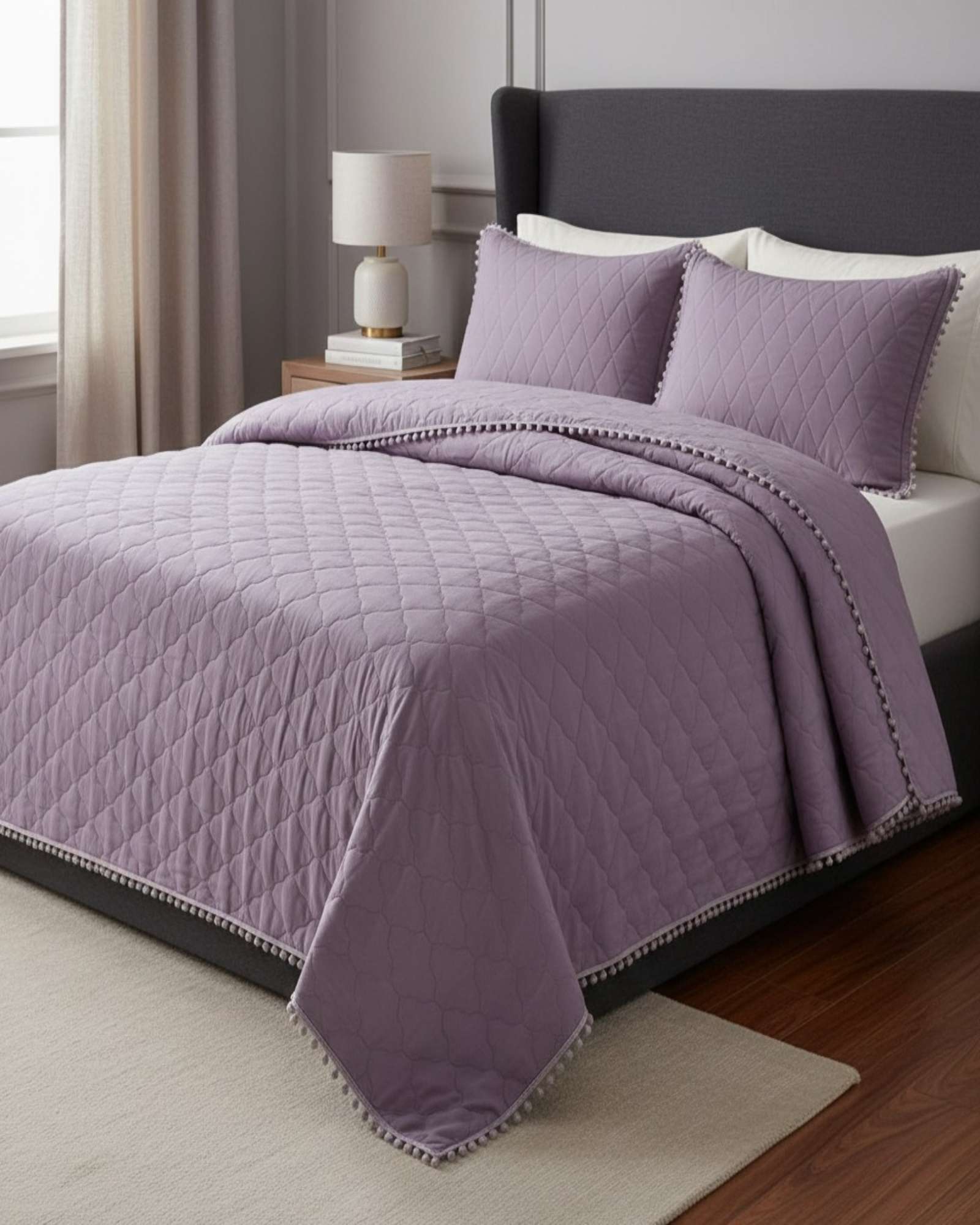 QUILT PREMIUM BLANCO BOHO-CHIC CON POMPONES PLAZA Y MEDIA - 1