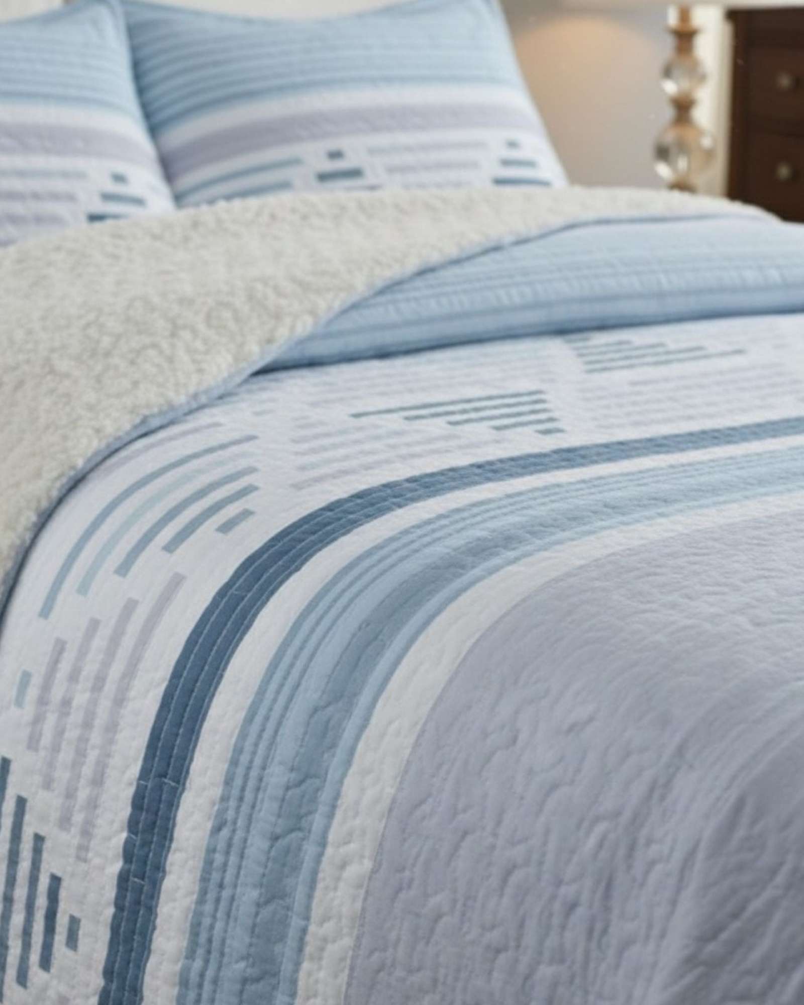 COBERTOR QUILT ELEGANTE CON SHERPA KING MEDIDA 250X270 CM - 6