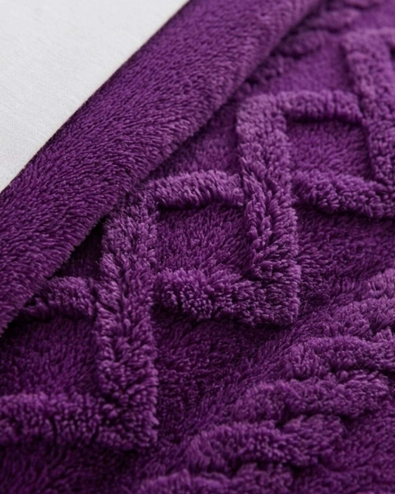 JUEGO DE CUBRECAMA SHERPA CON RELIEVE TRENZADO  KING - 6