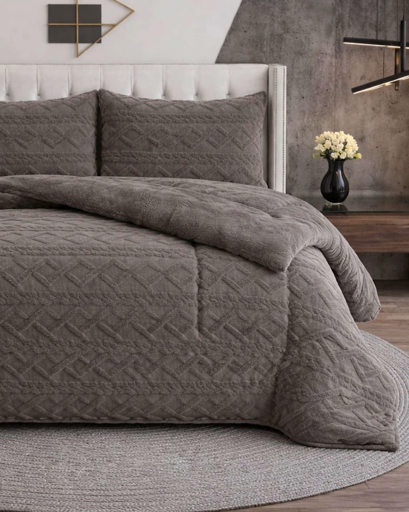 JUEGO DE CUBRECAMA SHERPA CON RELIEVE TRENZADO  2 PLAZAS - 1
