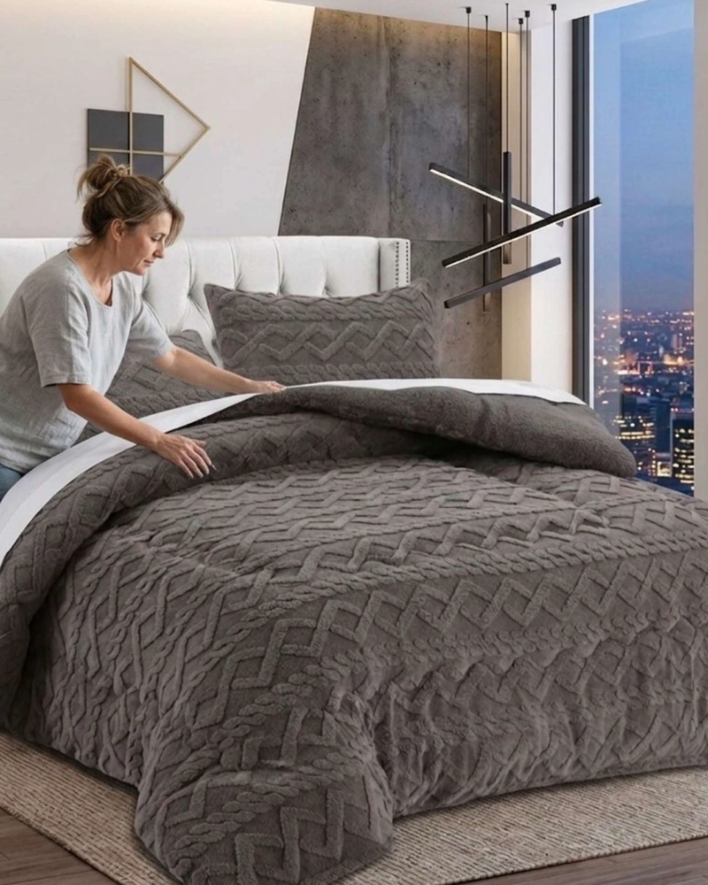 JUEGO DE CUBRECAMA SHERPA CON RELIEVE TRENZADO  2 PLAZAS - 2