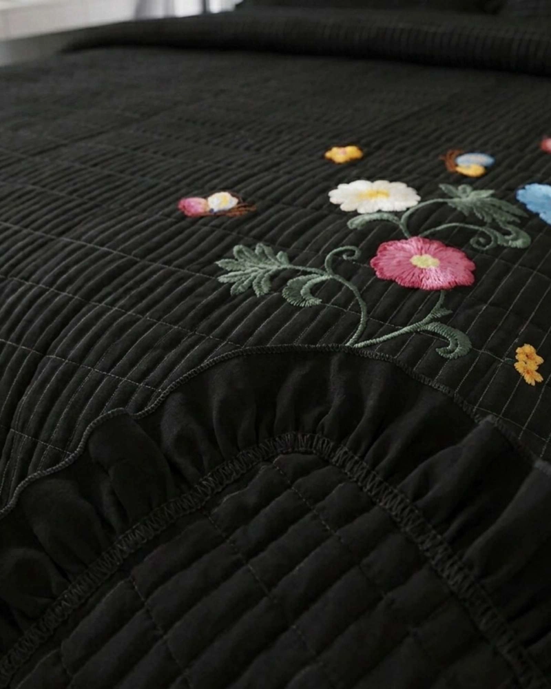 QUILT CUBRECAMA  VERANO ESTAMPADO FLORAL CON BOBOS 2 PLAZAS - 4