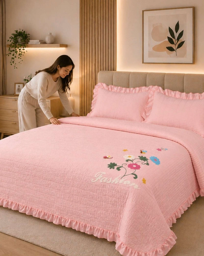 QUILT CUBRECAMA  VERANO ESTAMPADO FLORAL CON BOBOS 2 PLAZAS - 1