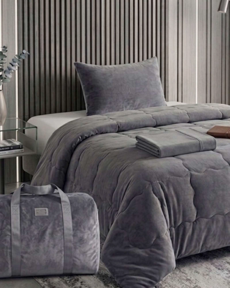 JUEGO DE DORMITORIO PREMIUM VELVET CUBRECAMA SABANA BAJERA Y BOLSO PLAZA Y MEDIA 180X230 CM - 1
