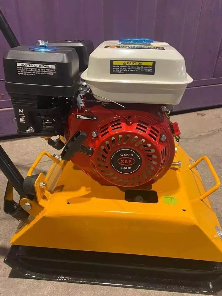 PLACA COMPACTADORA A GASOLINA 6.5 HP - 15KN - 90KGS - 4