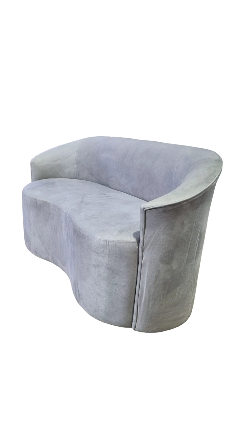 SOFÁ DISEÑOS VALESTRINI 2 CUERPOS FELPA GRIS CLARO CURVO - 3