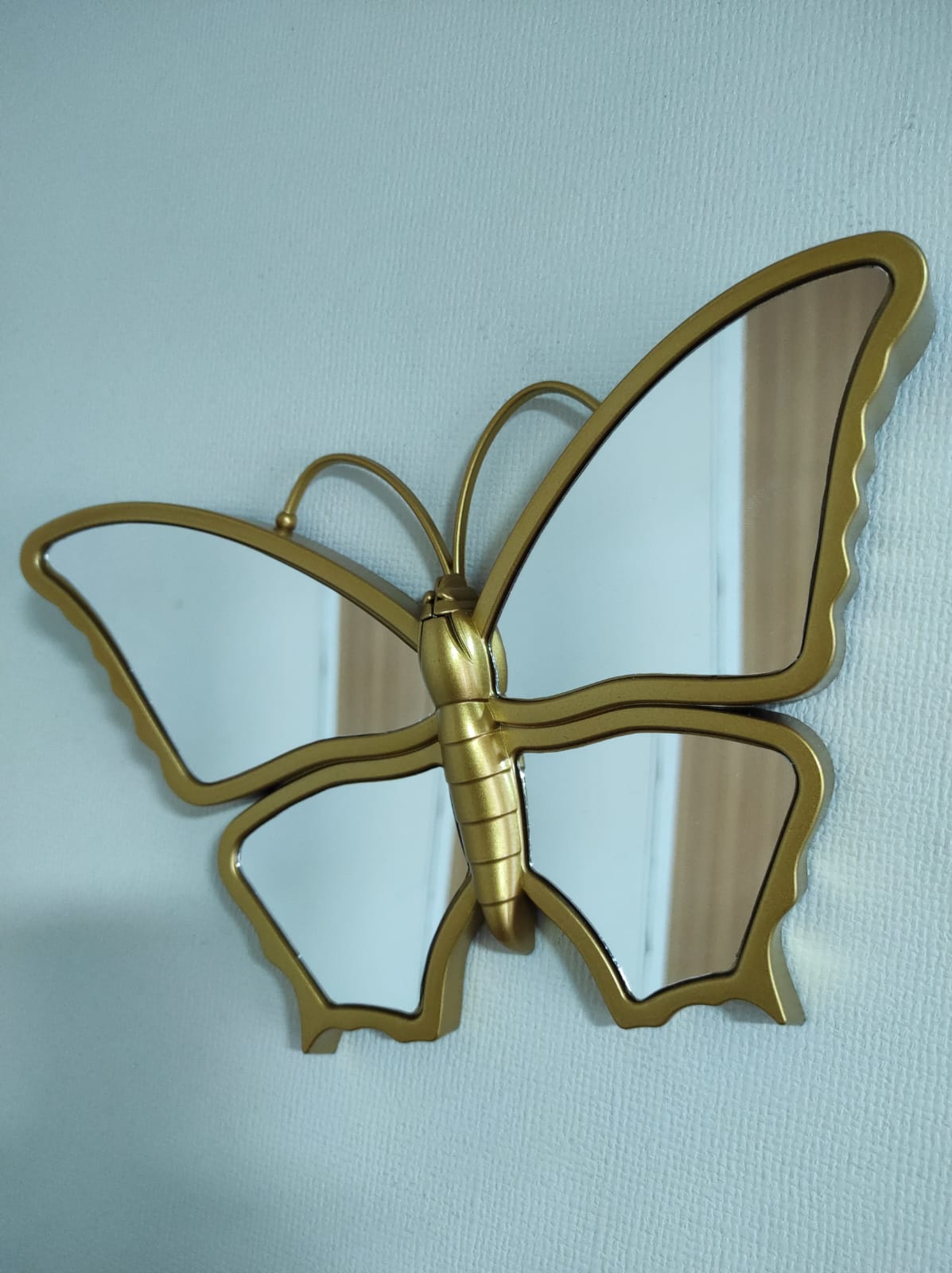 SET 3 PCS ESPEJOS DISEÑO MARIPOSAS DORADAS 19X25 CM C/U - 4