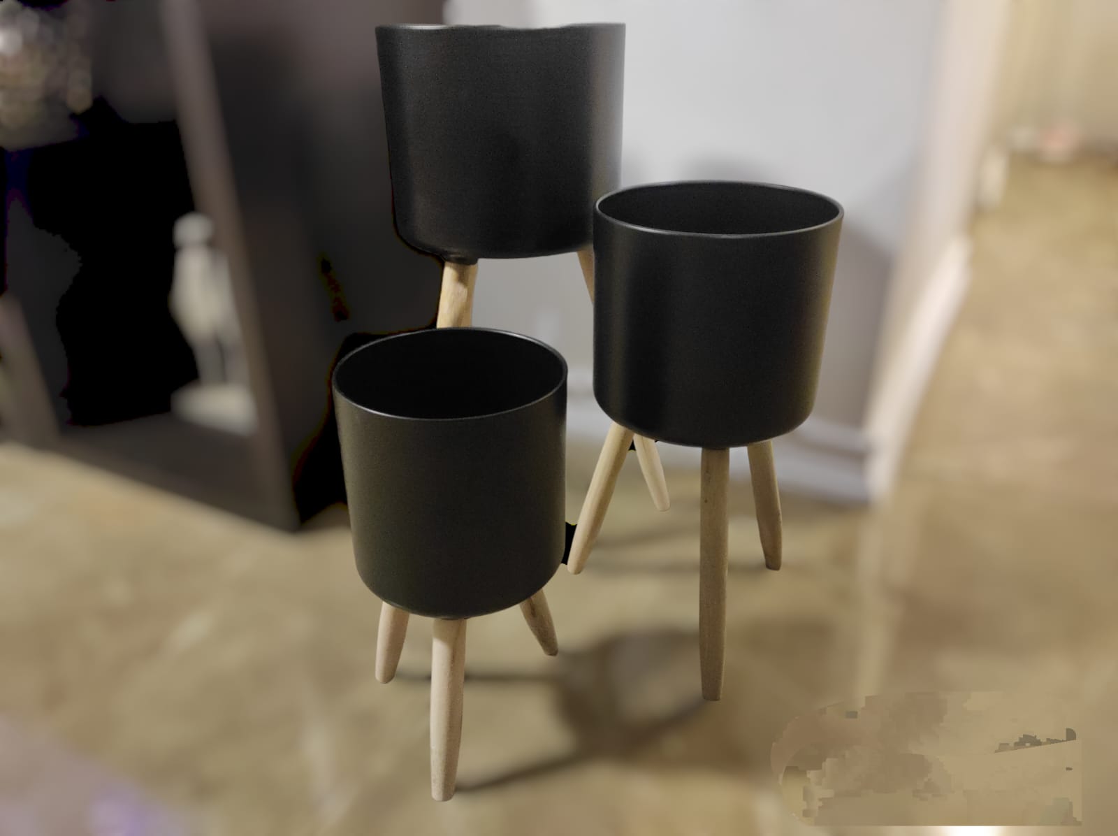 SET 3 PORTA MACETEROS METALICOS COLOR NEGRO - 4