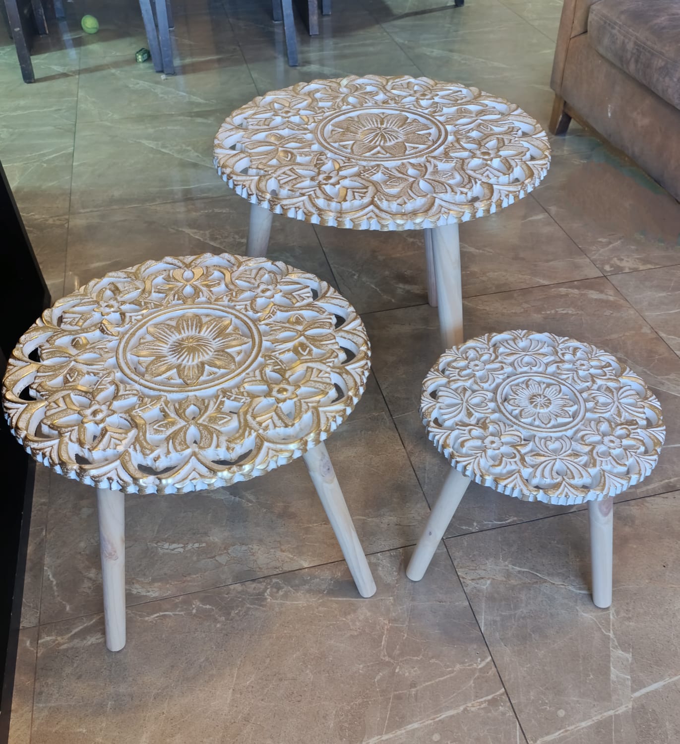 SET 3 MESAS DE CENTRO ESTILO ROCOCO MOD 2, DORADO/BLANCO - 2