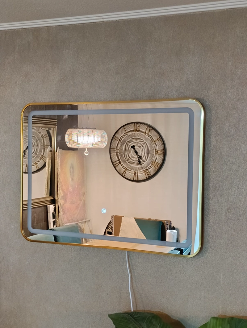 ESPEJO LED RECTANGULAR HORIZONTAL TOUCH 3 TONOS LUZ 80X60 MARCO DORADO METAL - 4