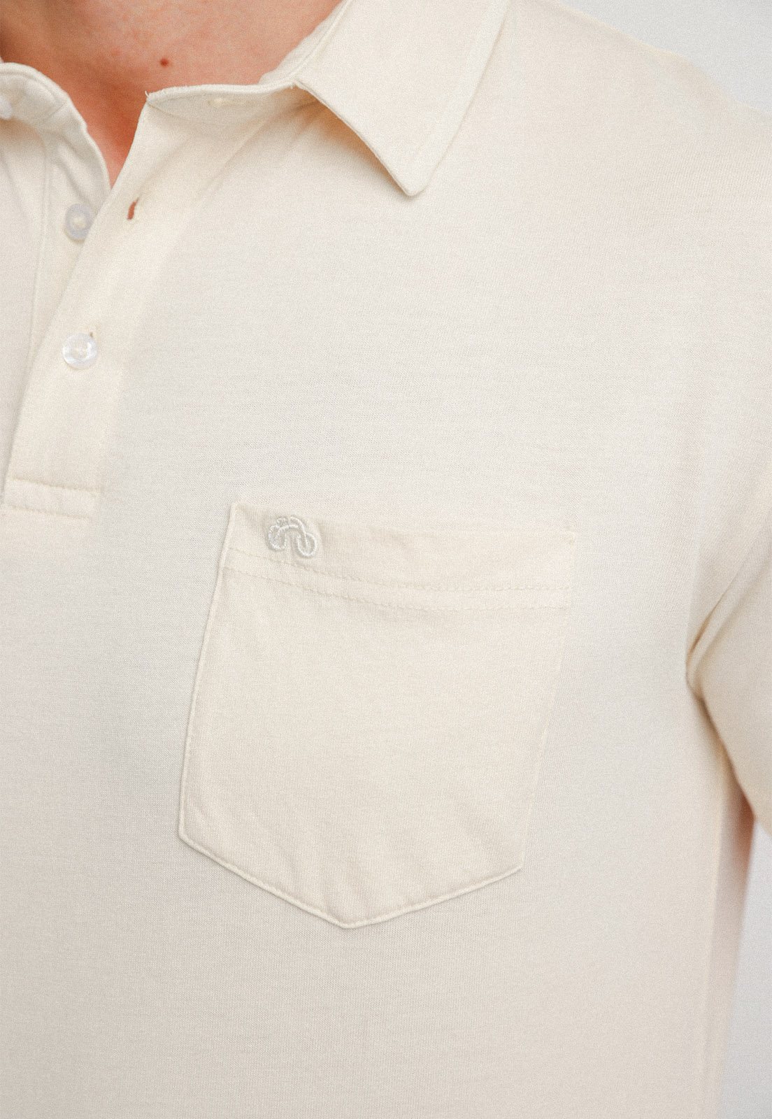 POLERA HOMBRE SLIM FIT MARC ALGODON ARENA - 3