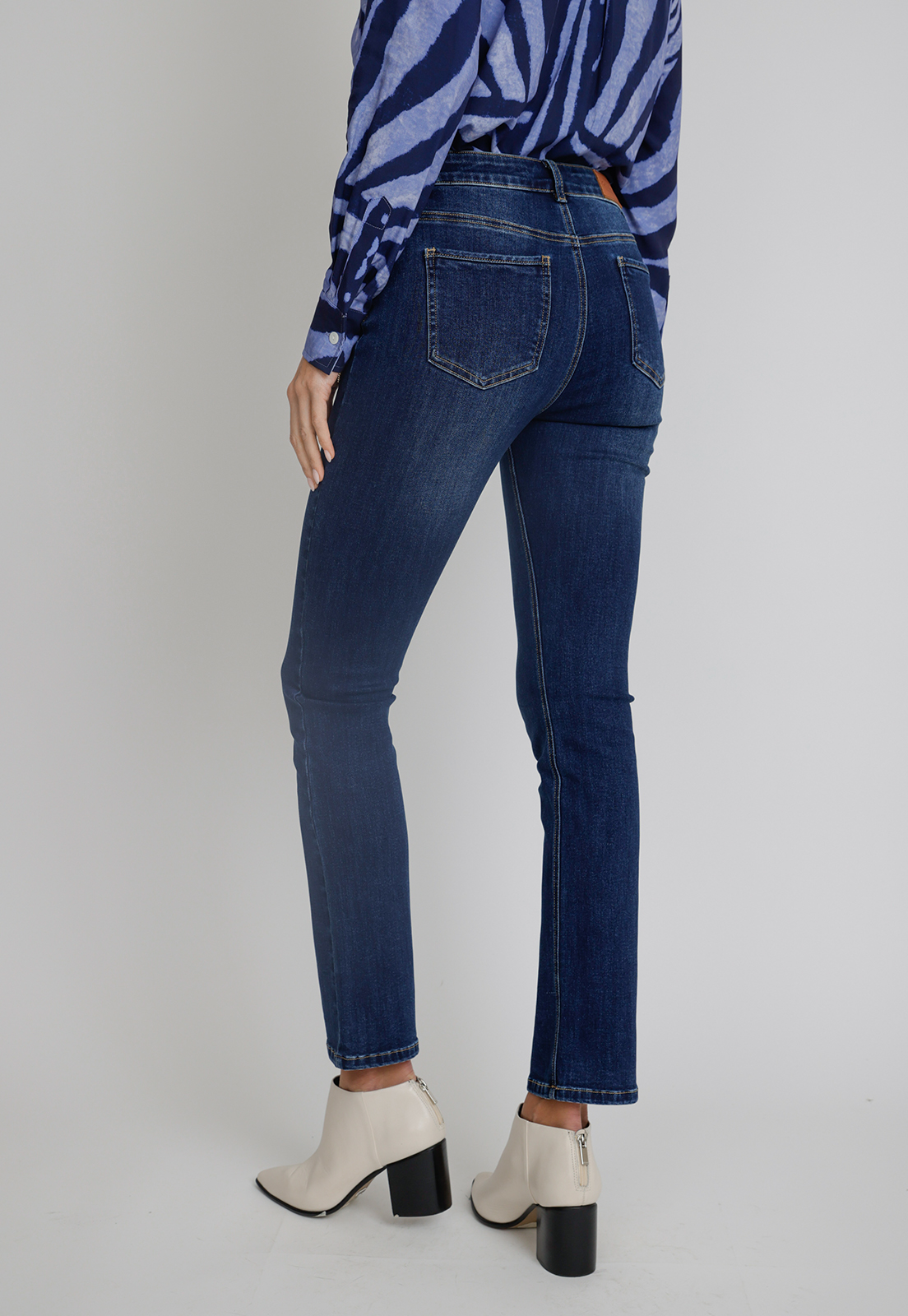 JEANS DE MUJER MODELO CHARLOT COLOR AZUL - 2