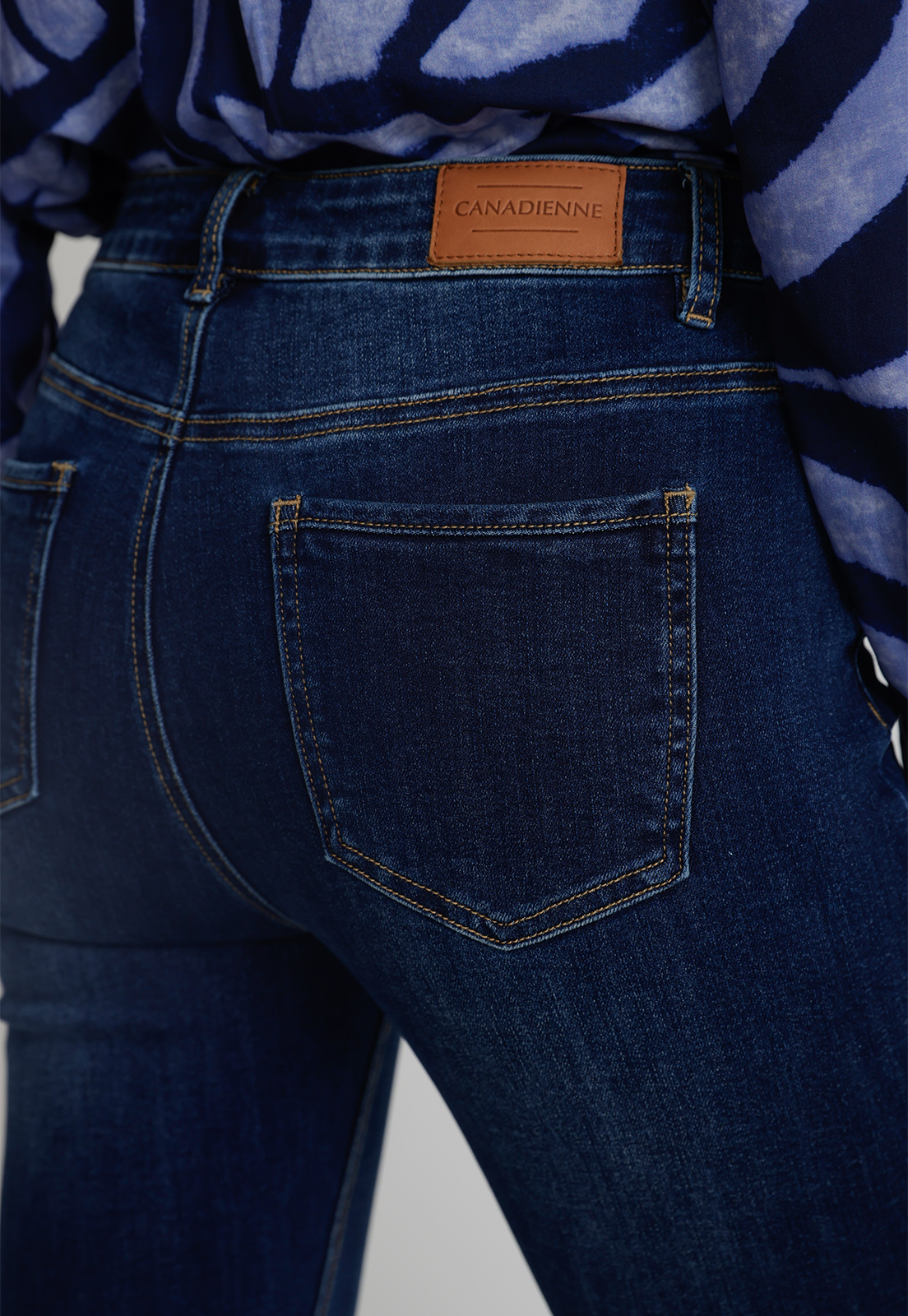 JEANS DE MUJER MODELO CHARLOT COLOR AZUL - 3