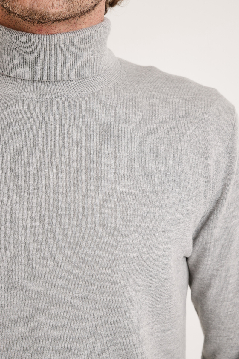 SWEATER HOMBRE CUELLO ALTO GRIS - 3