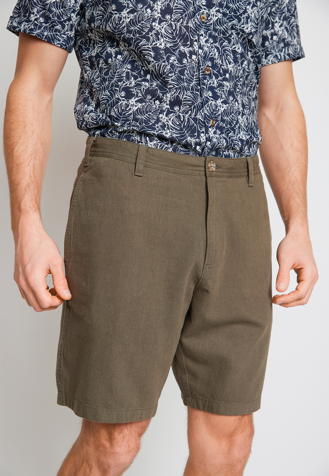 BERMUDA HOMBRE MEZCLA ALGODON LINO LISO SLIM VENUS VERDE - 1