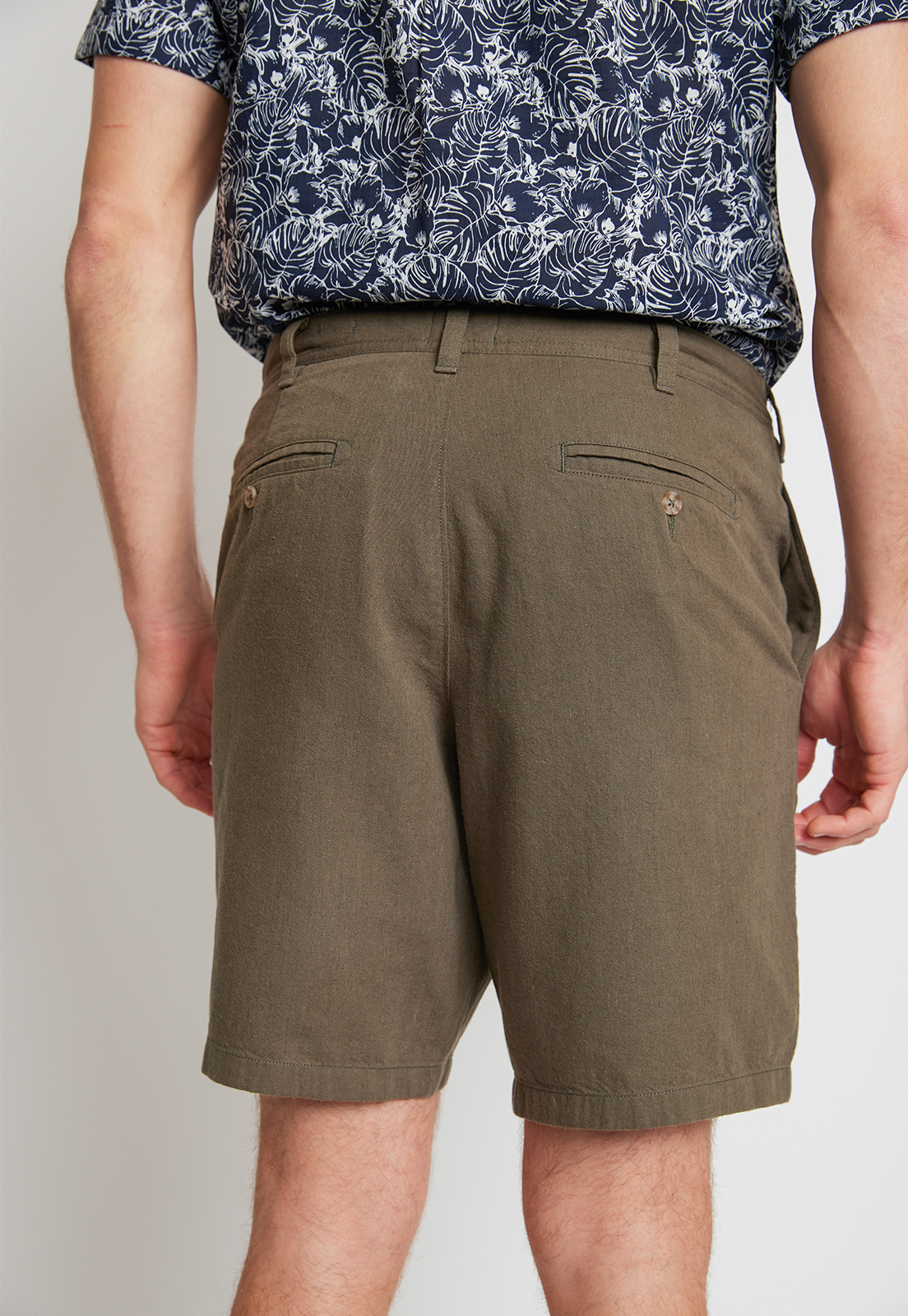 BERMUDA HOMBRE MEZCLA ALGODON LINO LISO SLIM VENUS VERDE - 2