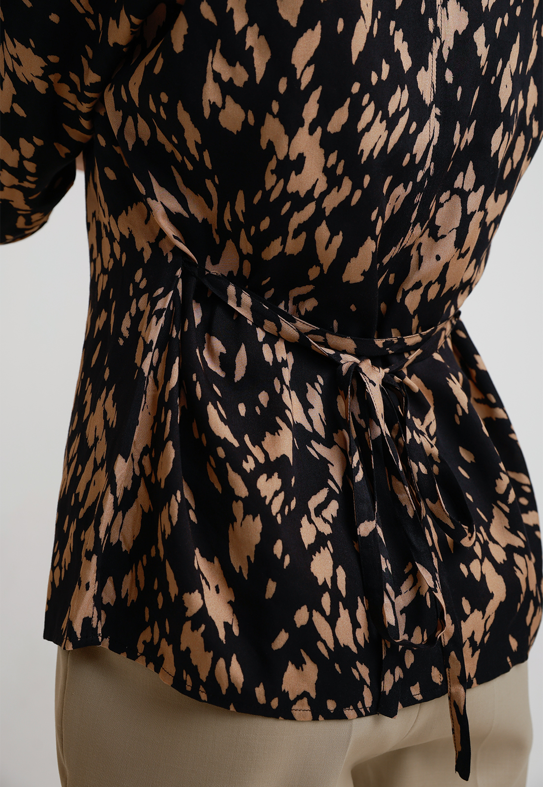 BLUSA MUJER VISCOSA ESTAMPADA NEGRO - 4