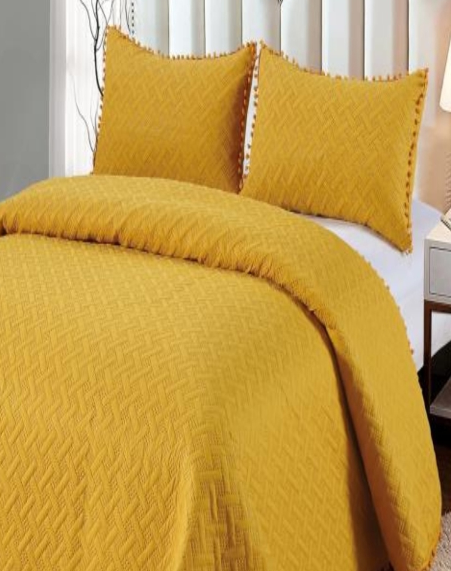 CUBRECAMA KING ALGODÓN MOSTAZA VERANO CON POMPONES ESTILO FRESCO Y ELEGANTE L7 - 2