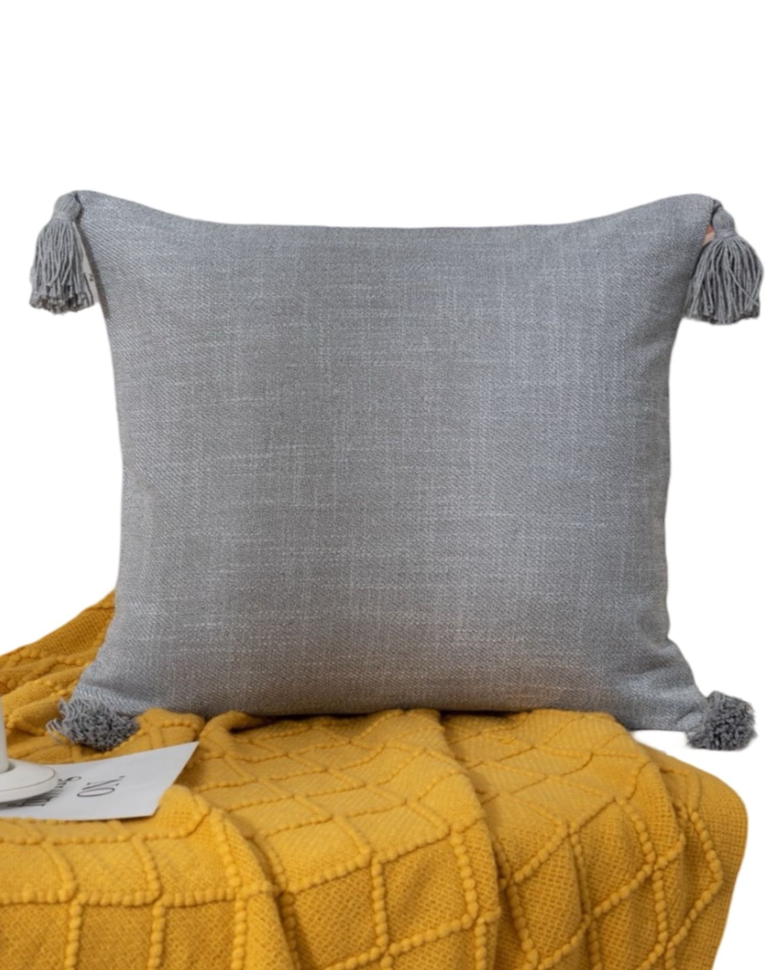 FUNDA COJÍN SET 4 LINO CON POMPONES GRIS - 2