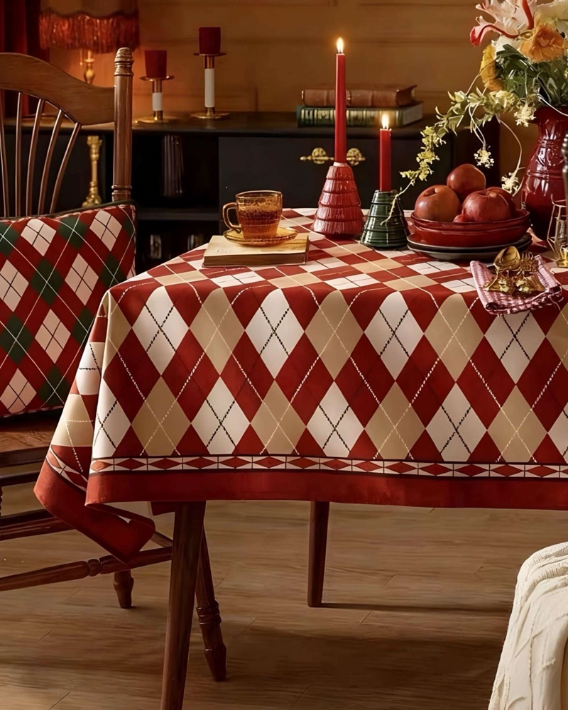 SET DE MANTEL CON 6 FUNDAS DE SILLAS ANTIMANCHAS NAVIDEÑO 140X220 CM J1 - 3