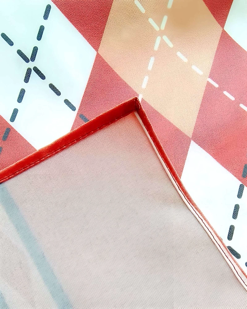 SET DE MANTEL CON 6 FUNDAS DE SILLAS ANTIMANCHAS NAVIDEÑO 140X220 CM J1 - 4