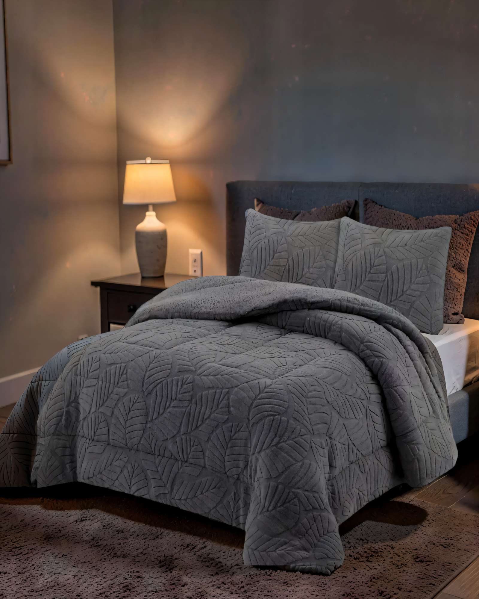 CUBRECAMA CON RELIEVE EN FORMA DE HOJAS KING COLOR GRIS - 4