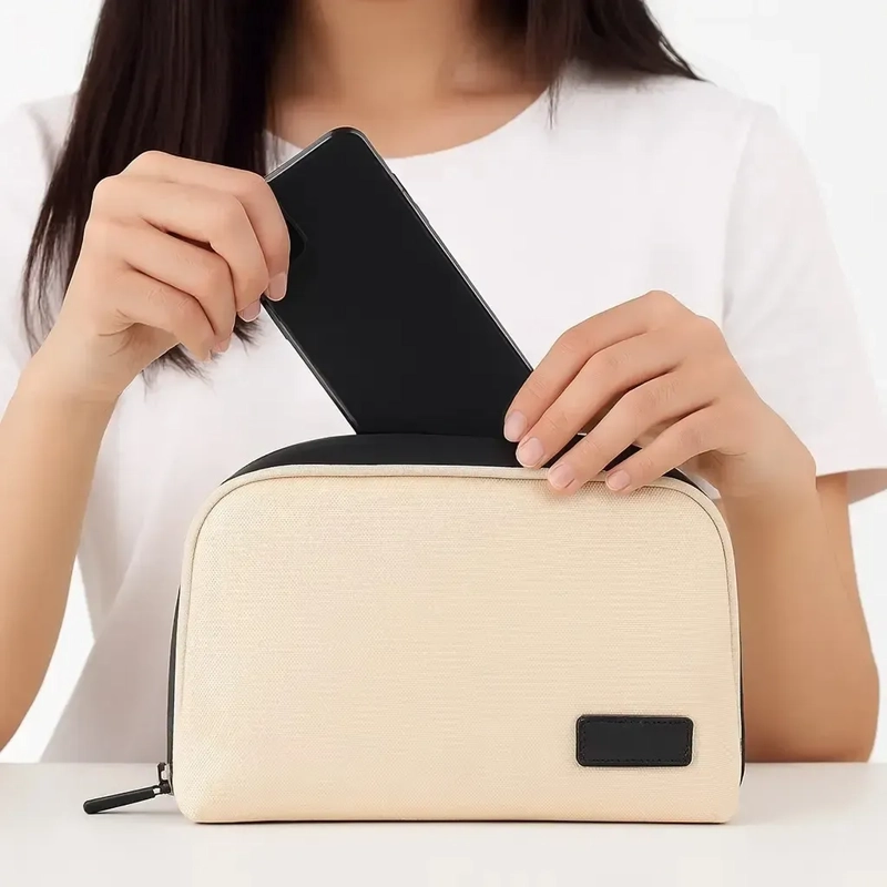 BOLSO ORGANIZADOR COMPACTO CON PROTECCIÓN RFID PARA VIAJE Y ACCESORIOS - 11