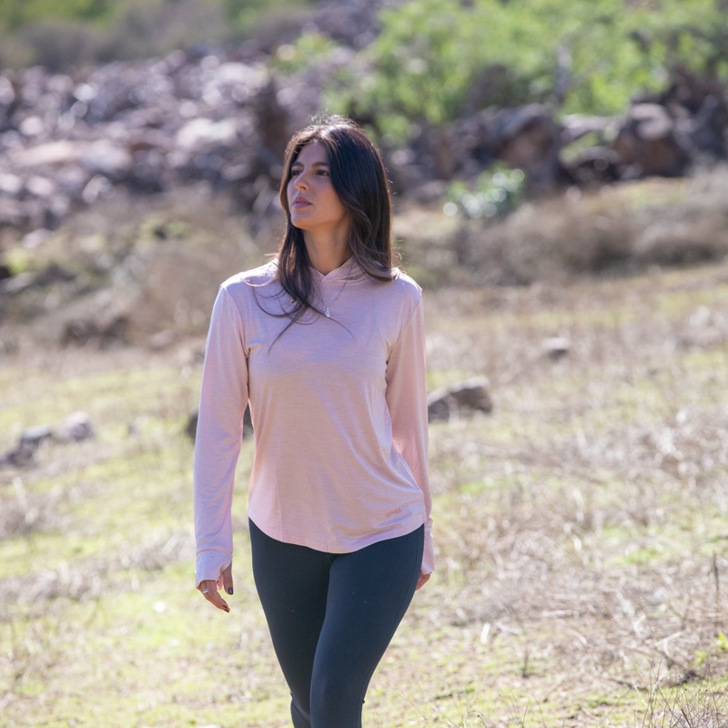 POLERA MUJER GRIT-DRY MANGA LARGA CON CAPUCHA NAYLA LENGA UPF+50 - 5