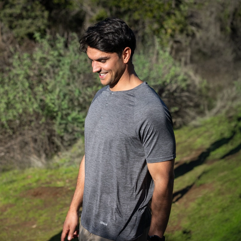 POLERA HOMBRE GRIT-DRY MANGA CORTA Y BOTONES UV+ SAMKA LENGA - 4