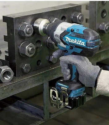 PISTOLA LLAVE IMPACTO INALAMBRICA 1050 NM MAKITA DTW1001Z; SIN CARGADOR NI BATERIA - 3