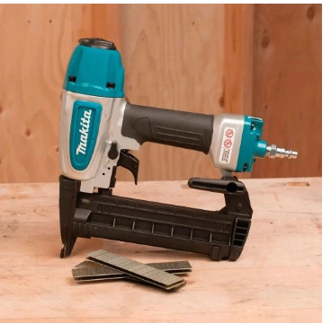 ENGRAPADORA DE CORONA ESTRECHA (18GA) MAKITA AT638A - 2
